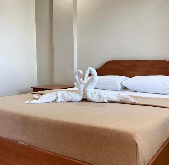 هتل Marina Village