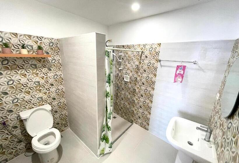 هتل Marina Village