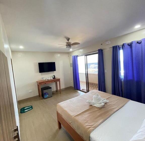 هتل Marina Village