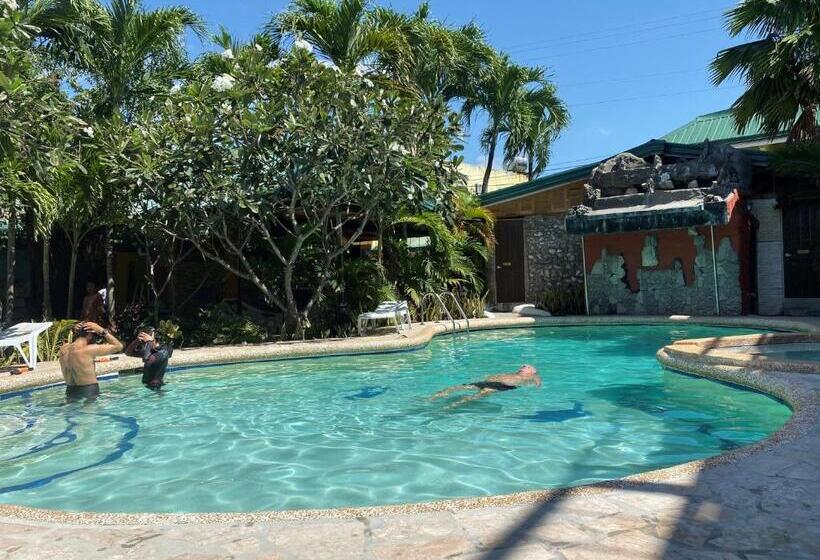 هتل Marina Village