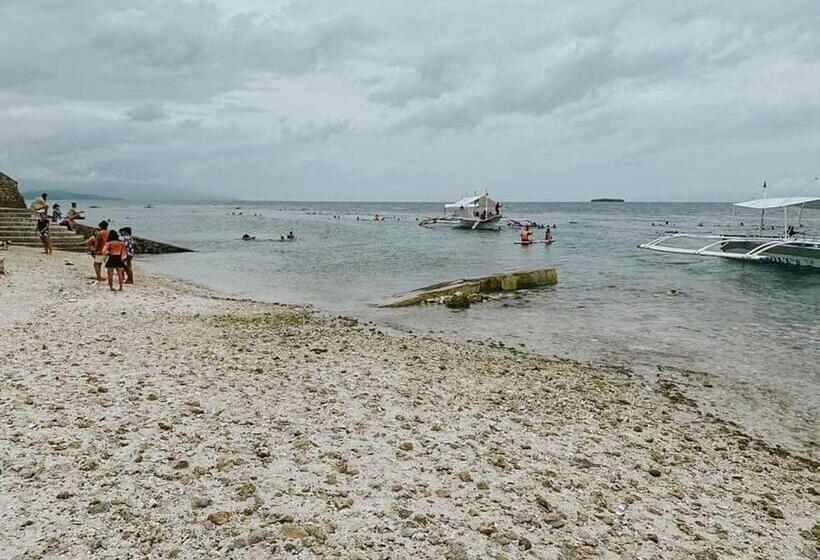 هتل Marina Village