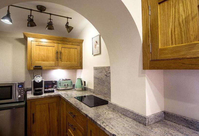 Отель Pale Hall