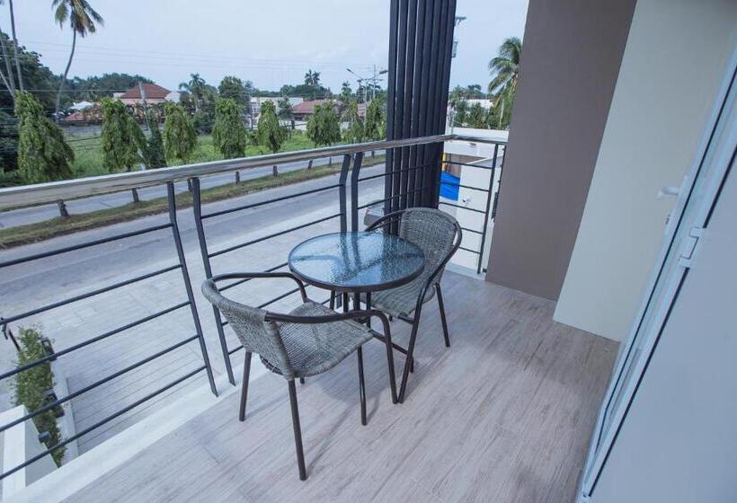 هتل Rovira Suites