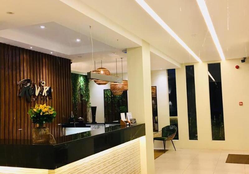 هتل Rovira Suites