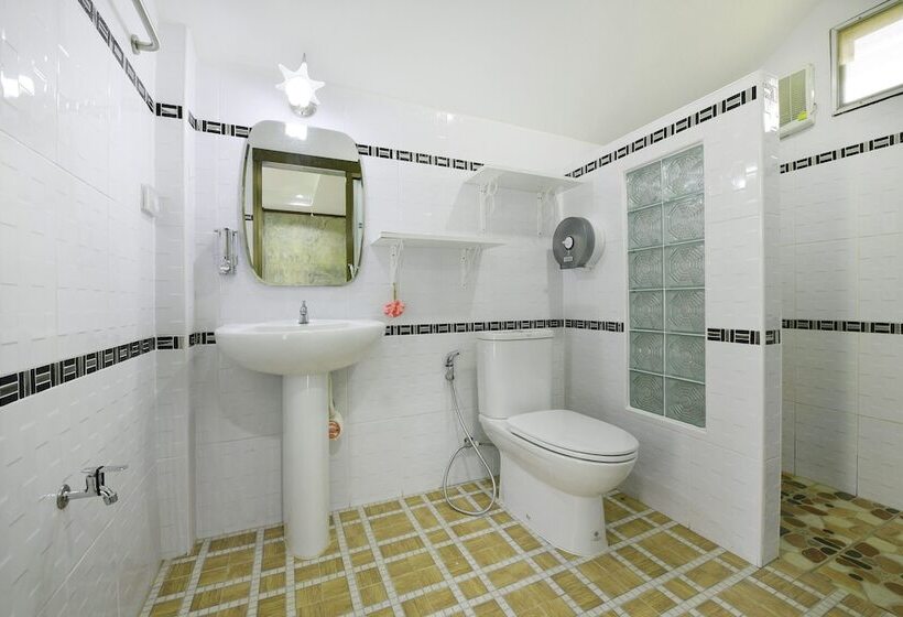 Отель Ruenkanthima Resort By Oyo Rooms