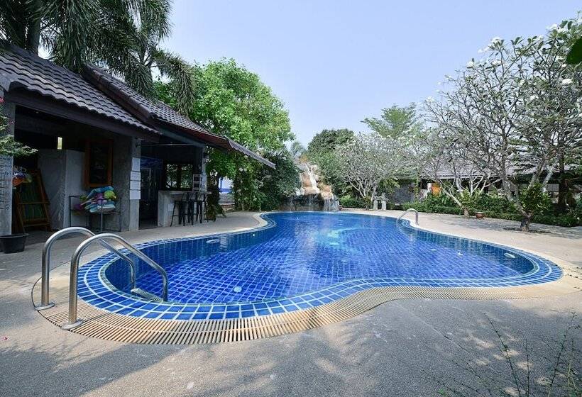 Отель Ruenkanthima Resort By Oyo Rooms