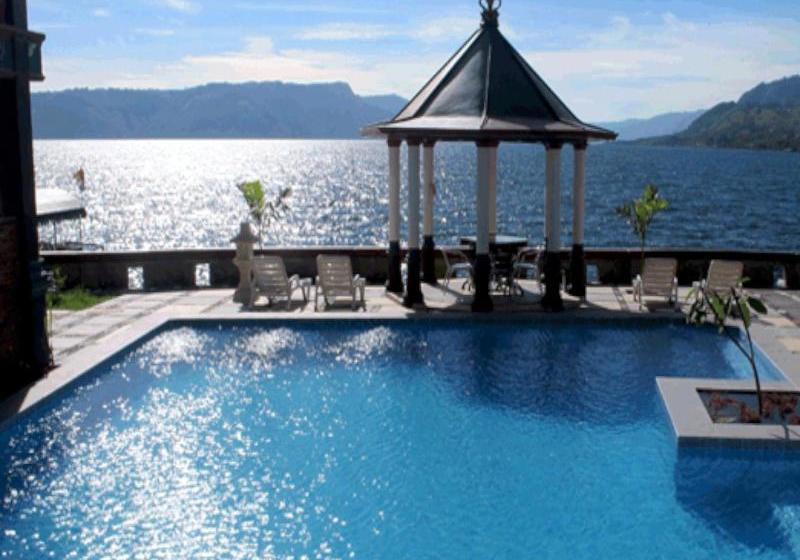 فندق Samosir Villa Resort