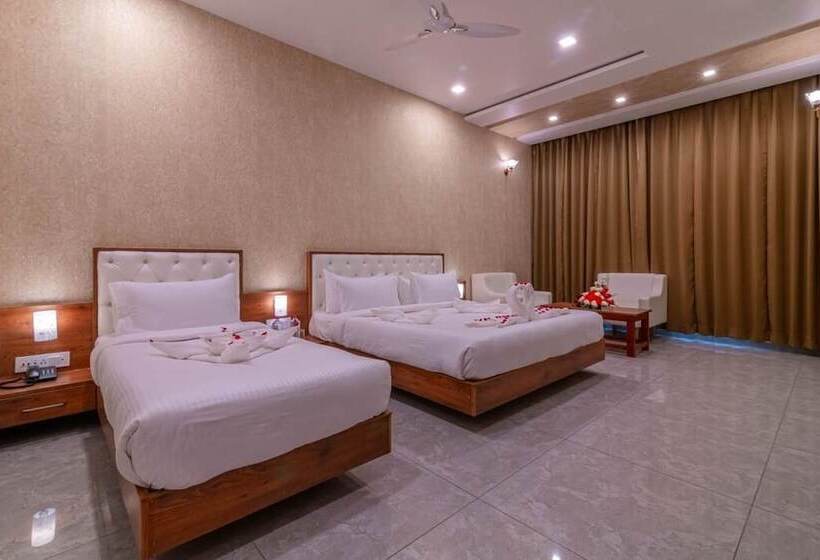 酒店 Savitri Resorts