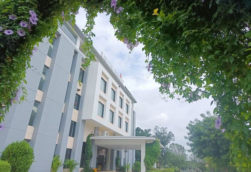 酒店 Savitri Resorts