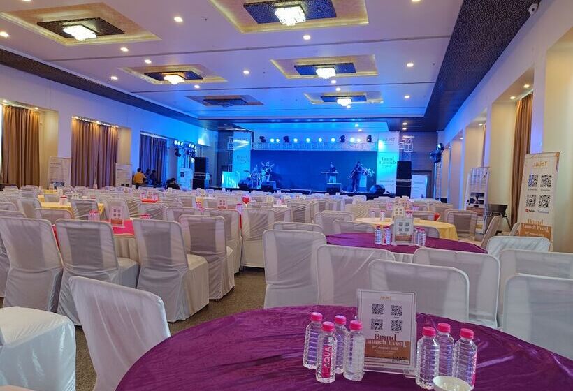 酒店 Savitri Resorts