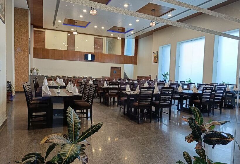 酒店 Savitri Resorts