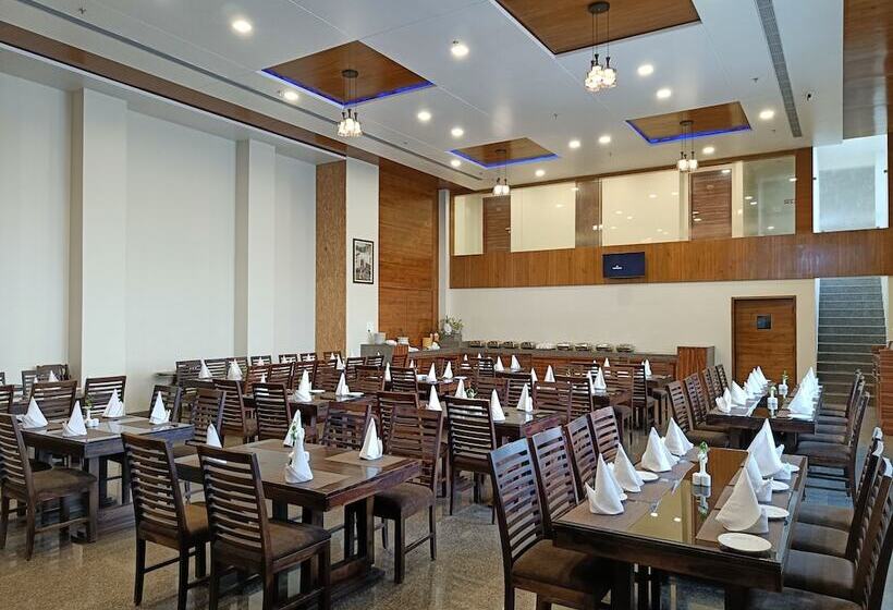 酒店 Savitri Resorts