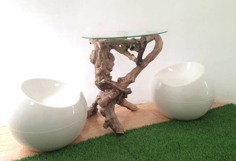 בית מלון כפרי Titus Poison Garden