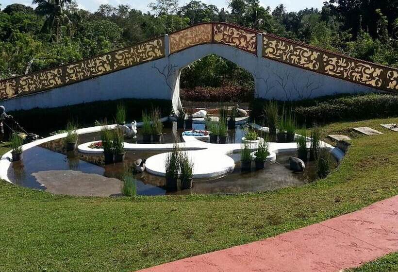 בית מלון כפרי Titus Poison Garden