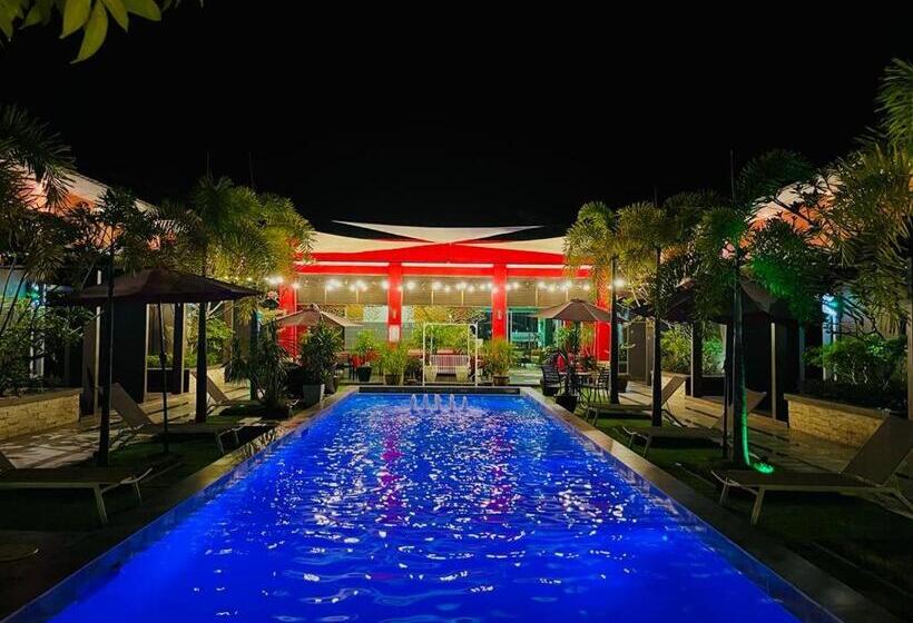 هتل Villa Abadi Resort