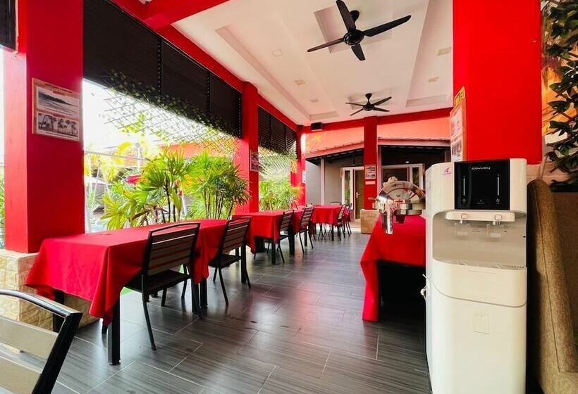 هتل Villa Abadi Resort