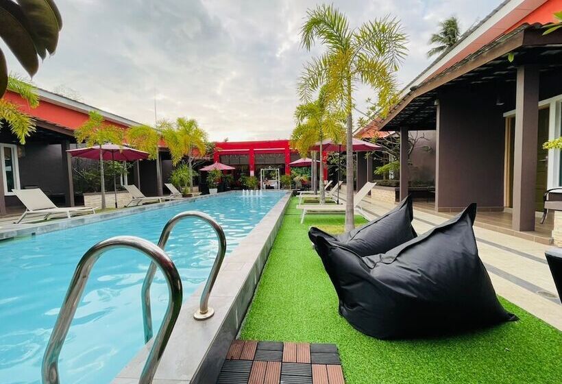 هتل Villa Abadi Resort
