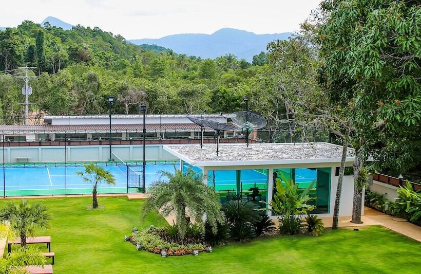 Отель Zee Luxury Boutique