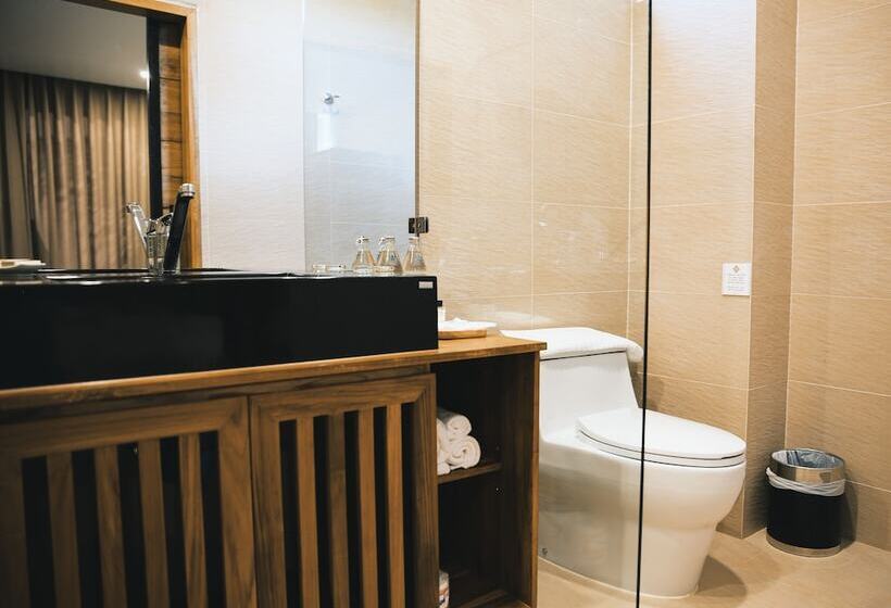 Отель Zee Luxury Boutique