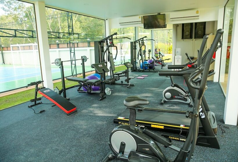 Отель Zee Luxury Boutique