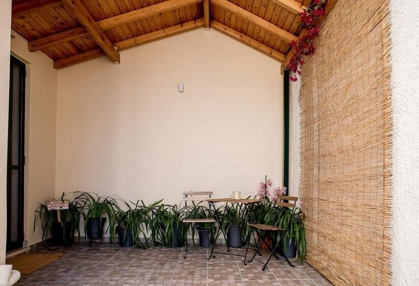 Oikia Eleanthi   Beachfront Garden Home!