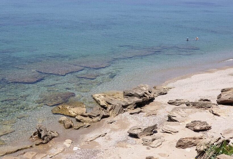 Oikia Eleanthi   Beachfront Garden Home!