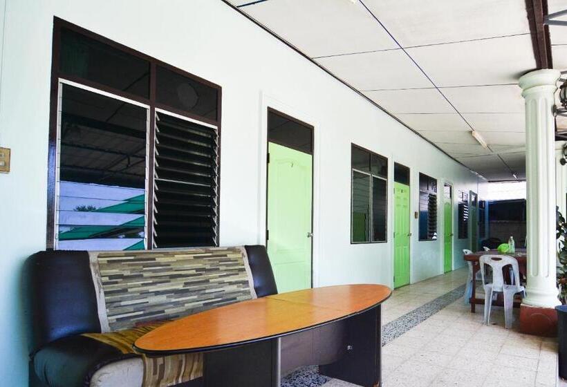 Pattaraporn Hotel By Oyo Rooms