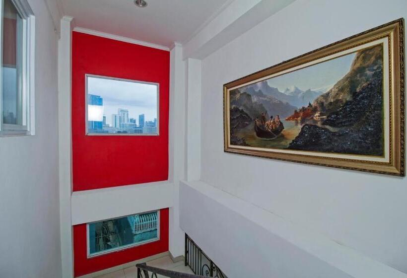 Пансион Reddoorz Plus @ Guntur Raya Setiabudi