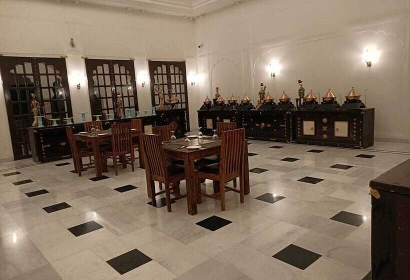 منتجع Raj Bagh Palace