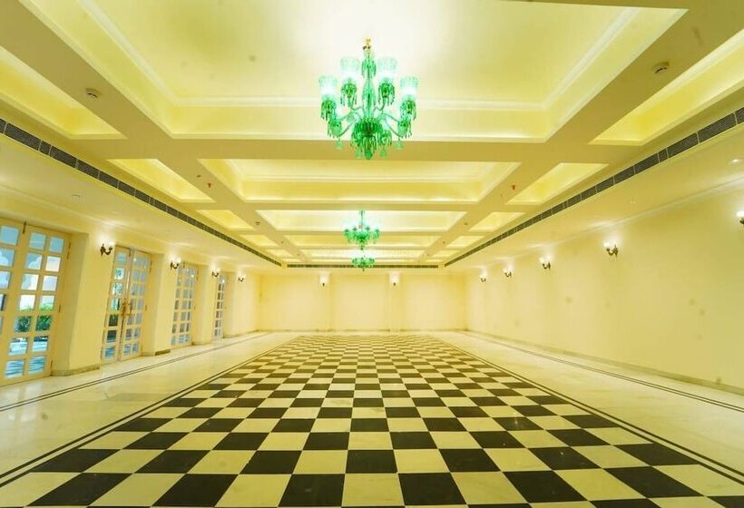 منتجع Raj Bagh Palace