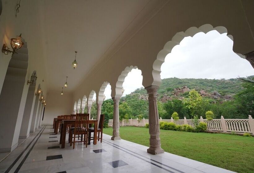 Resort Raj Bagh Palace