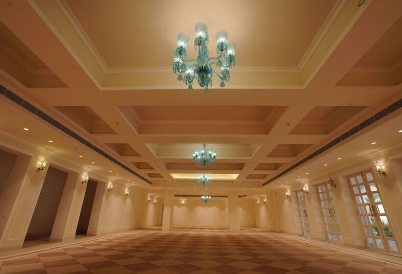 Resort Raj Bagh Palace