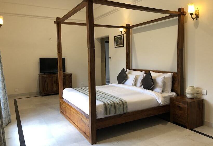 Resort Raj Bagh Palace