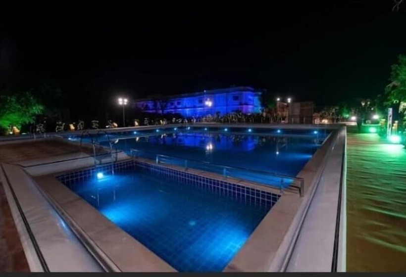 Resort Raj Bagh Palace