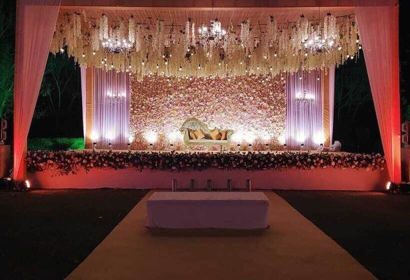 Resort Raj Bagh Palace