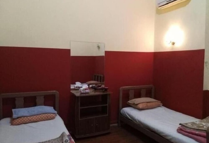 Safary Hotel   Hostel