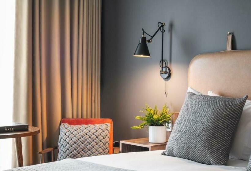 The Gate London City