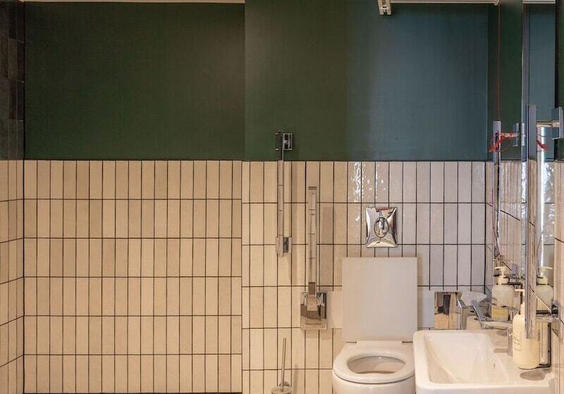 The Gate London City