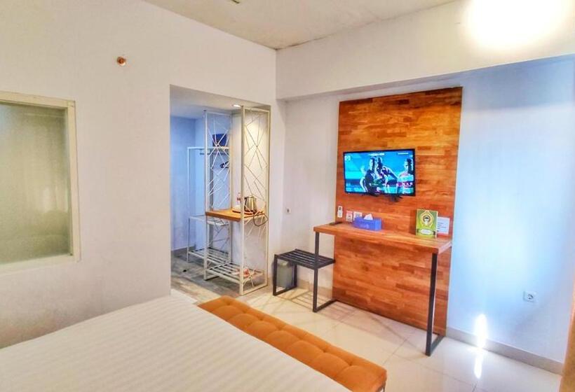 酒店 Dela Charis Tuban