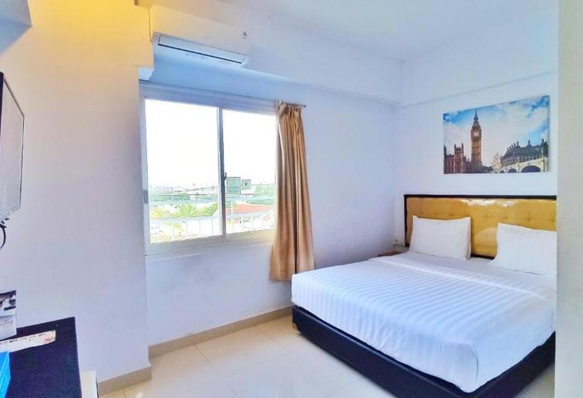 酒店 Dela Charis Tuban