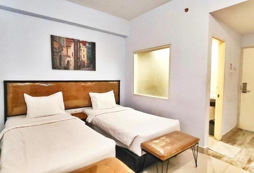 酒店 Dela Charis Tuban