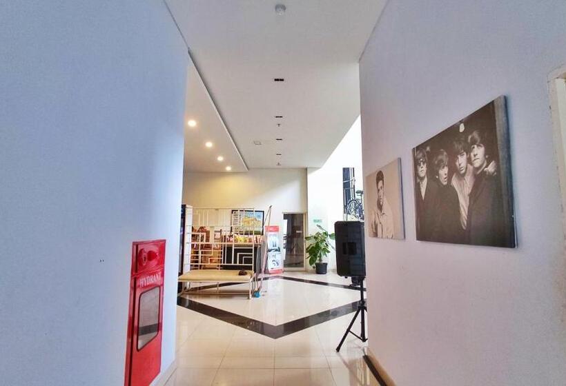 酒店 Dela Charis Tuban