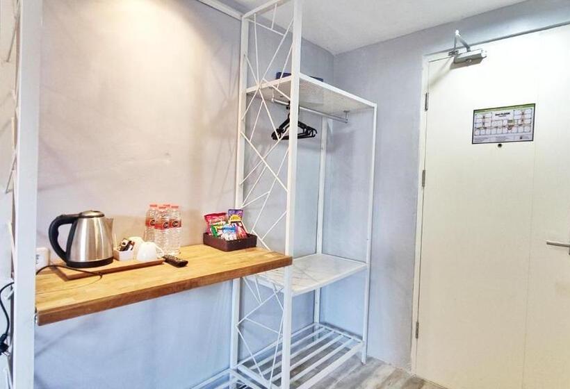 酒店 Dela Charis Tuban