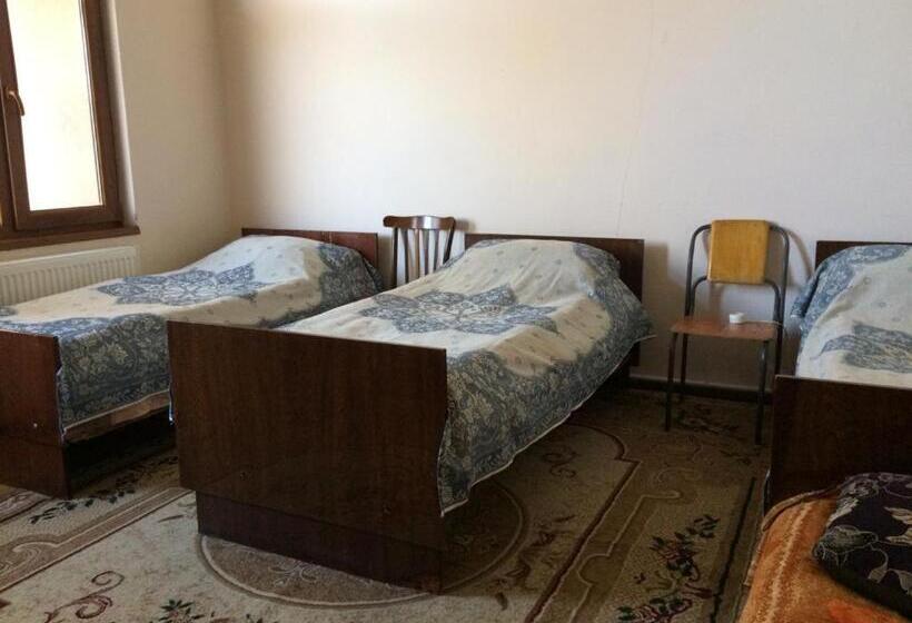 هاستل Huseyn Houses