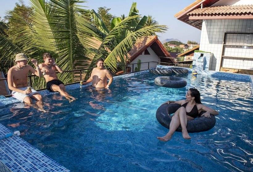 هاستل Mad Monkey Luang Prabang