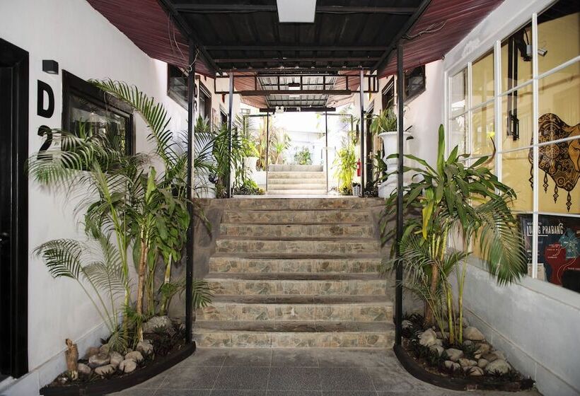 هاستل Mad Monkey Luang Prabang