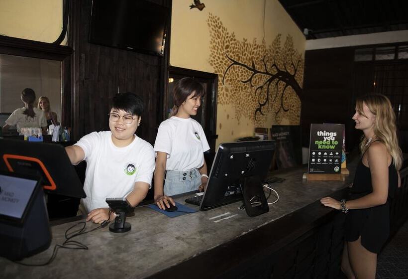 旅馆 Mad Monkey Luang Prabang