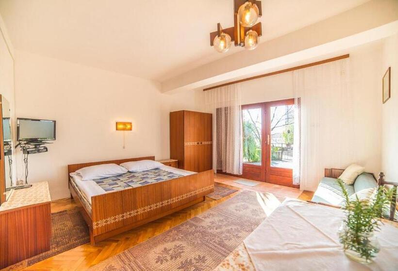 Apartments Antić 4255