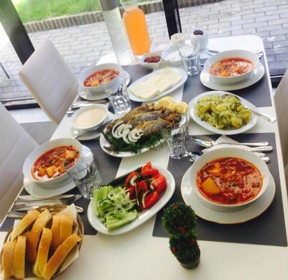 تختخواب و صبحانه New House Kobuleti