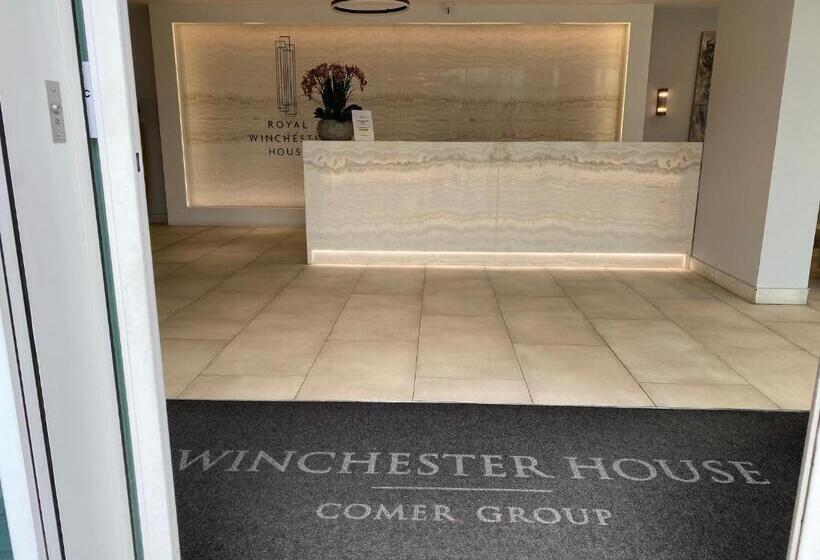 Berks Luxury Serviced Apartments , Free Parking, Free Gym And Free Wifi